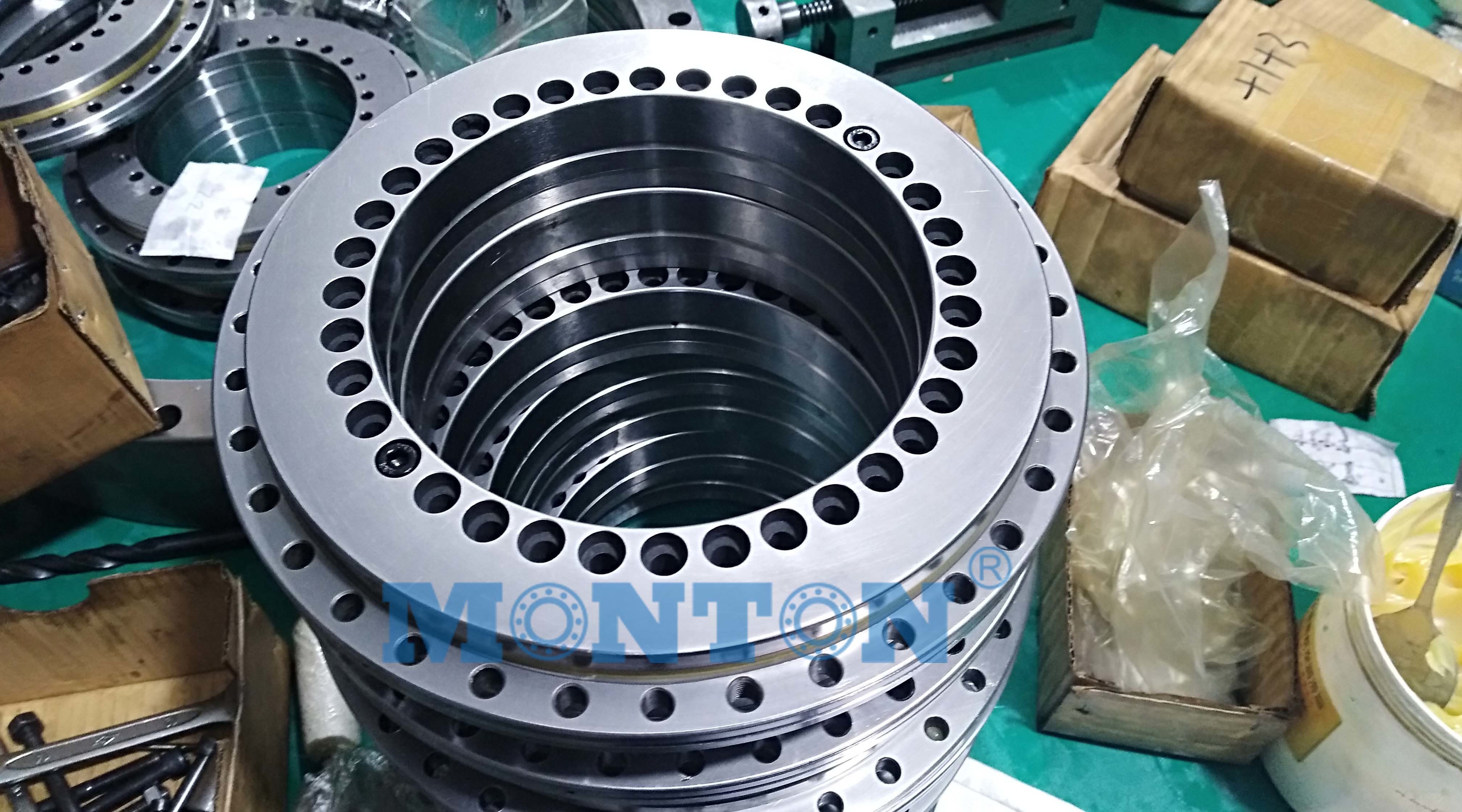 Quality YRTM150 150*240*43mm Rotary Table Bearing for sale