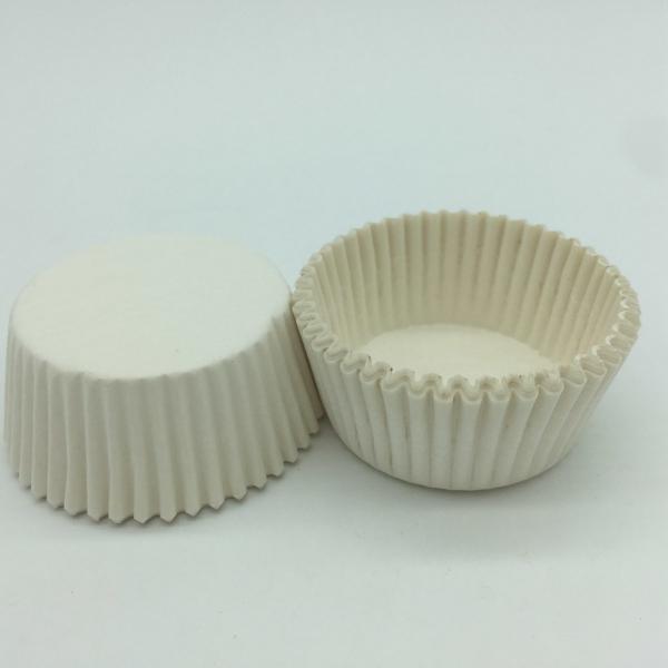 Buy Custom White Greaseproof Cupcake Liners Round Shape Blueberry Muffin Cup at wholesale prices