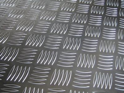 Quality Anti - Slipping 5052 Aluminium Checker Plate Flooring  20mm-2000mm Width for sale