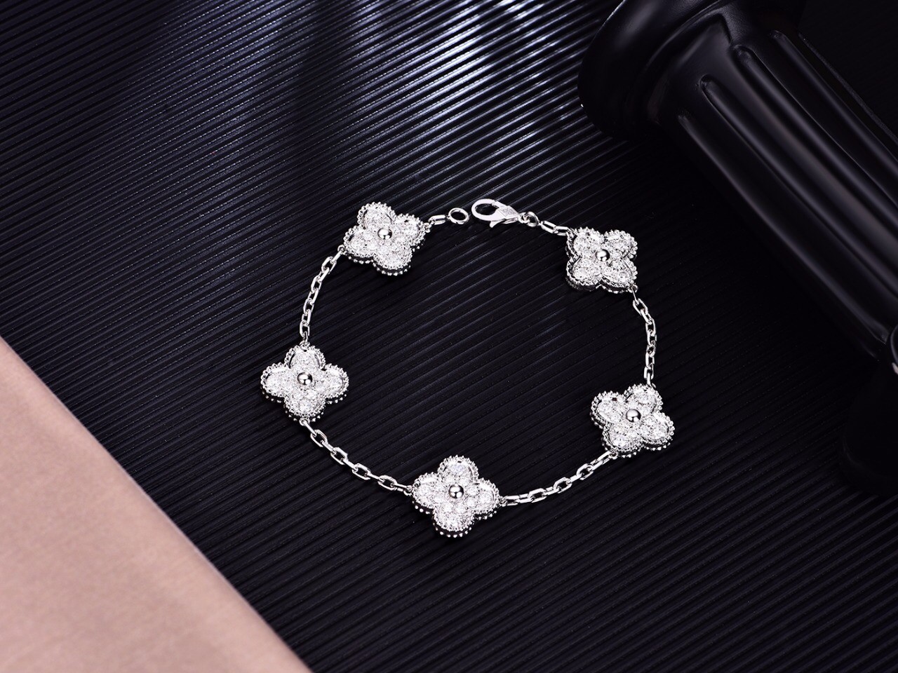 Quality 18K White Gold Full Diamond Van Cleef And Arpels Sweet Alhambra Bracelet Flower Shape for sale