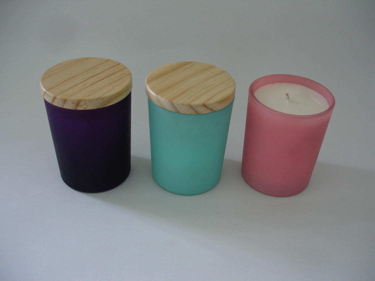 Quality scented Soywax glass candles with wood lid for sale