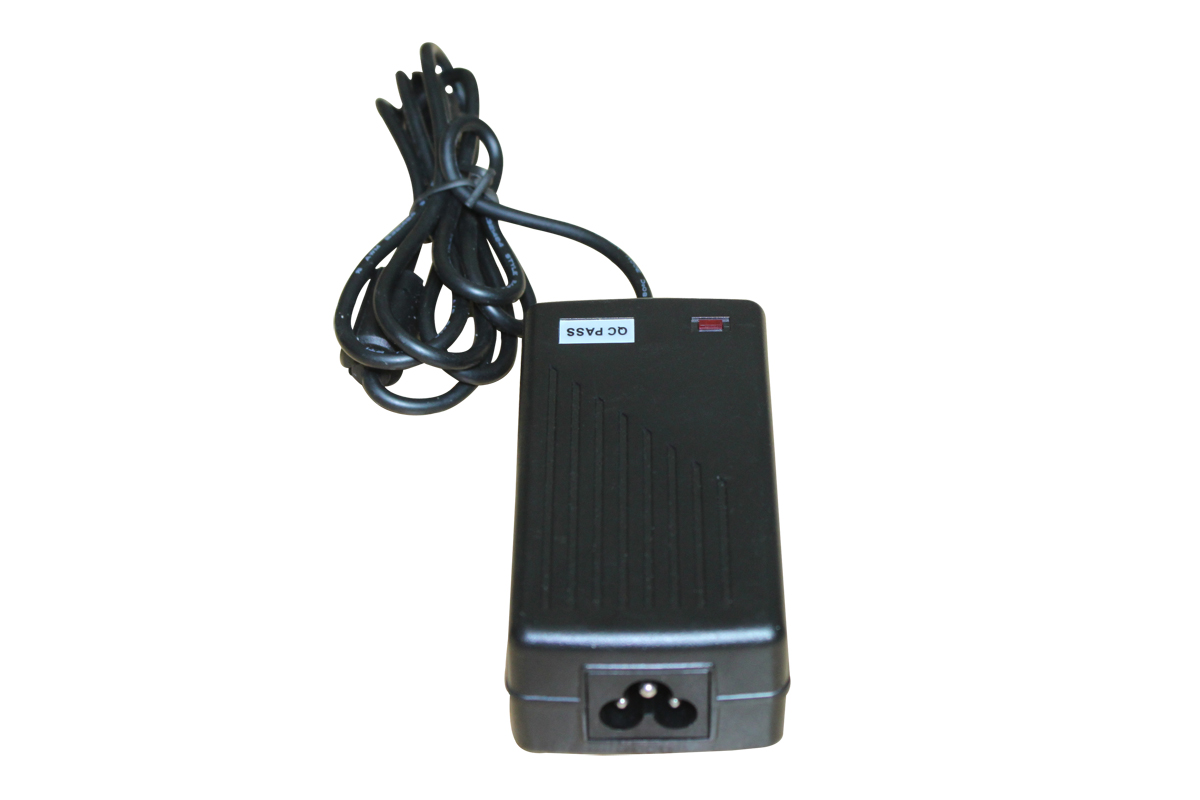 Quality Reliable Desktop AC/DC Adapter for Medical Devices and Laptops, with 65W DC Output Power for sale