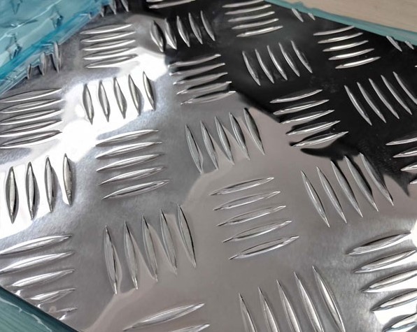 Quality 5 bar Aluminum plate embossing Ribbed aluminum sheet aluminium chequer plate for sale
