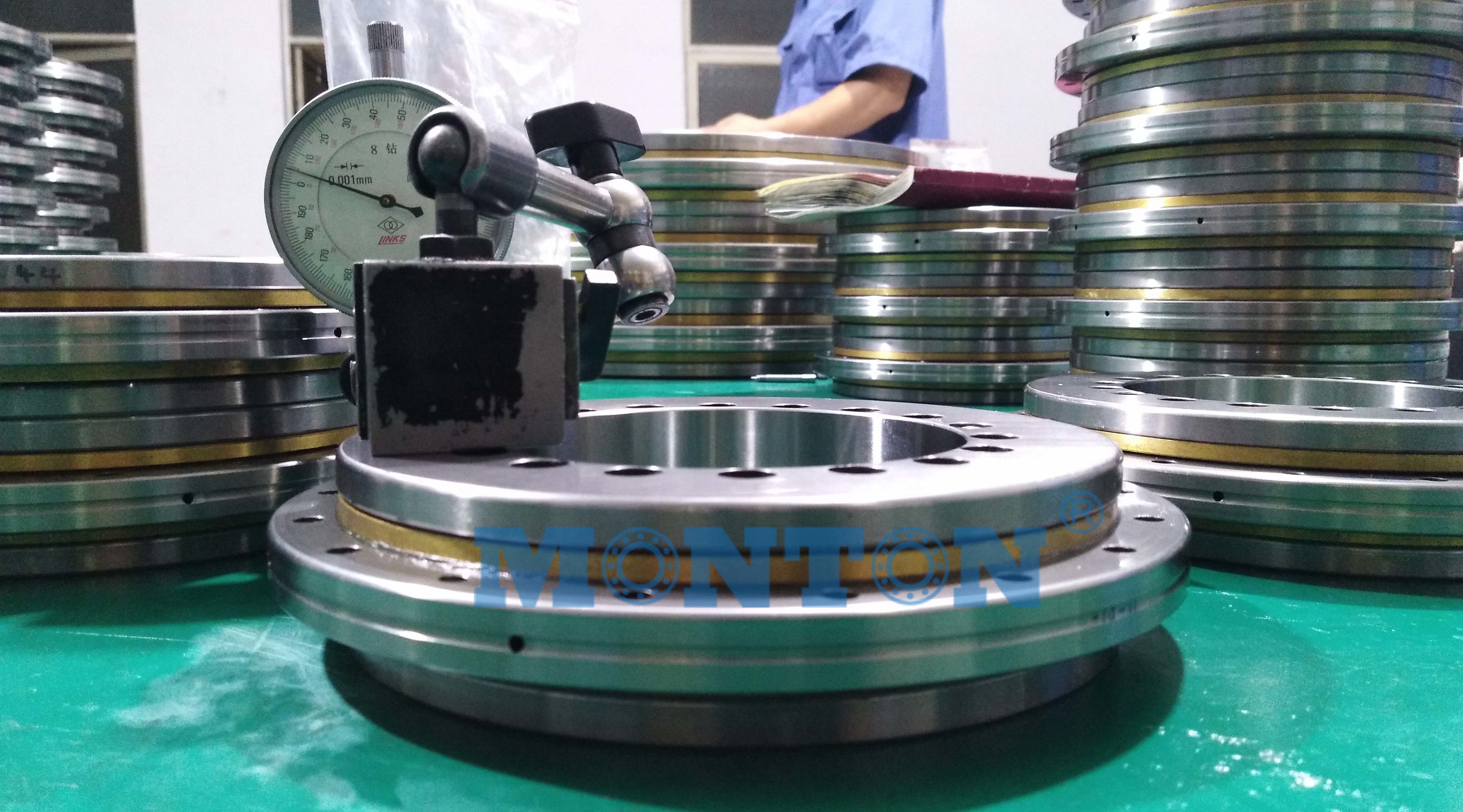 Quality YRTS460 460*600*70mm Rotary Table Bearing for sale