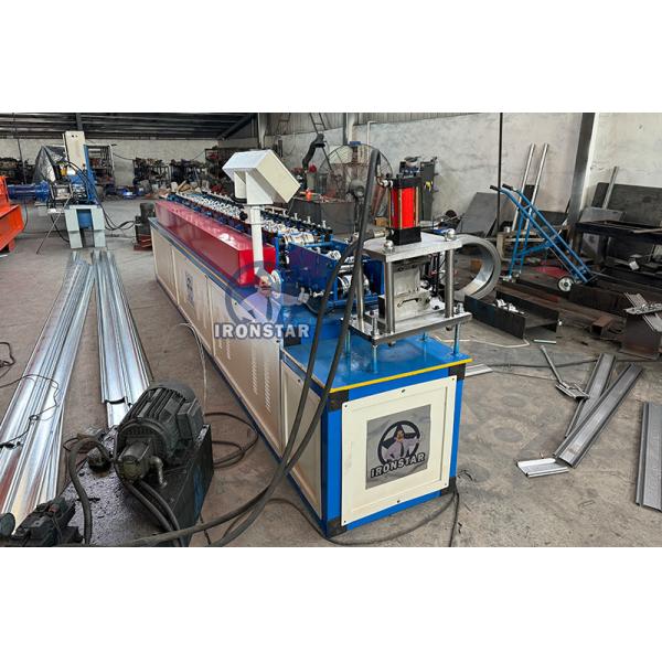 102mm rolling shutter door roll forming machine with 150mm width material in Dominican