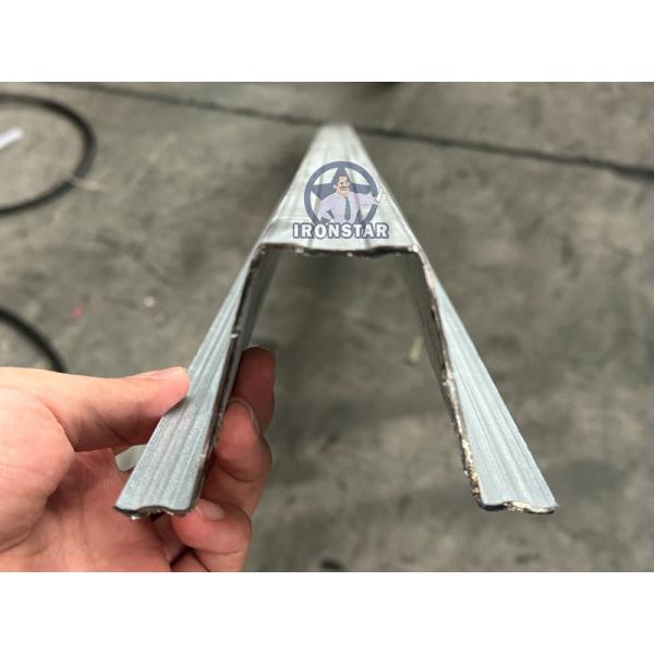 Omega profile roll forming machine Raw material: Galvanized steel Export port: Tianjin port