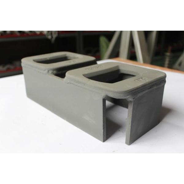 ISO Standard Container Lashing Equipment Dovetail Twist Lock Foundation Standard Size and 7.5/10.50/15.5kgs Capacity