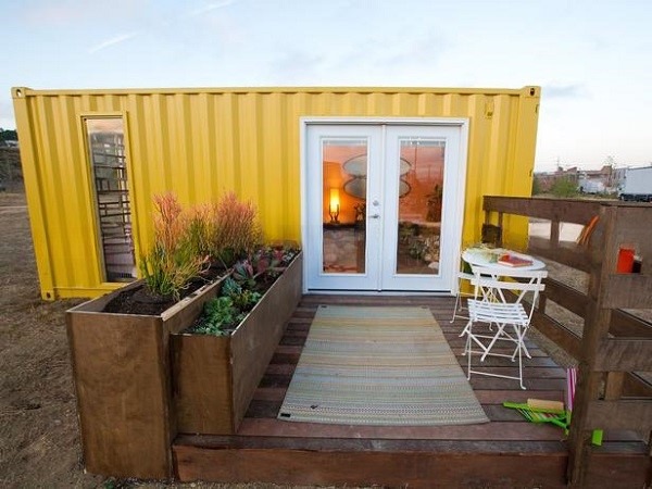 Custom Made Luxury Prefab Container House Flexible Design with Aluminum Window and 20ft Shipping Container