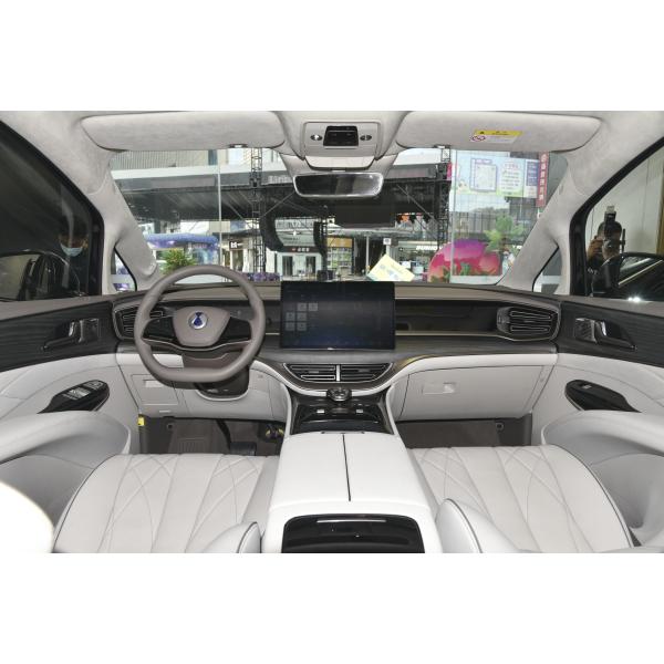 2023 Tengshi D 9 DM-i 970 All Wheel Drive 180km Plug-in Hybrid 7seat MPV with Brown Interior and Maximum Torque of 681Nm