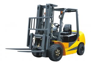 China Pneumatic Tyres Four Wheel Forklift With Low Emission 6000mm Lifting Height on sale