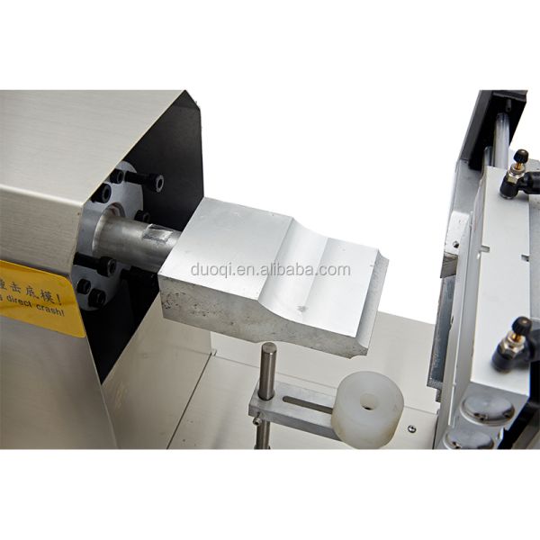 Cosmetic Heat Shrink Packaging Machine SM-4525 Plastic Shrink Wrap Machine