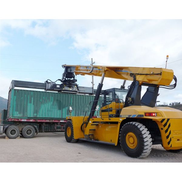 XCMG Forklift Container 45 Ton Handler Reach Stacker For Containers