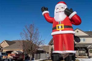 China Inflatable Santa Claus Giant Inflatable Christmas Decorations Santa Inflatables on sale