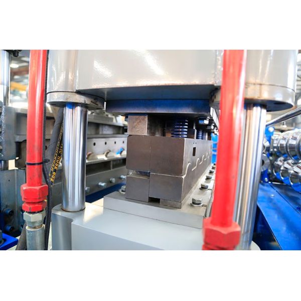 Metal Glazed Roof Tile Roll Forming Machine With High Production Speed