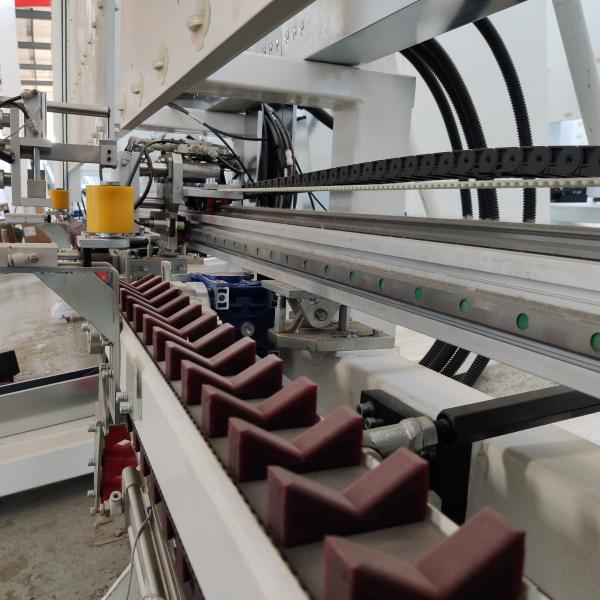 CNC Insulated Glass Hollow Glass Sealing Robot Coating Machine with High-definition Touch Screen