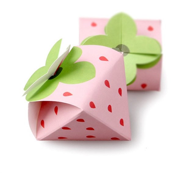 Strawberry Shaped Paper Candy Box Packaging Custom Design Printing Logo