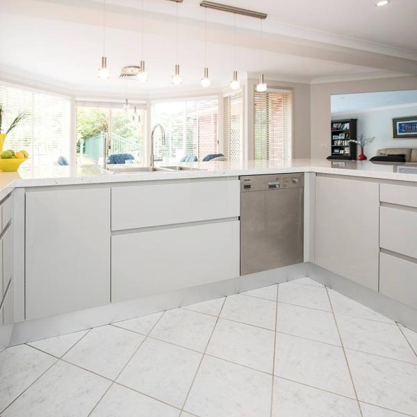 Multi Color Combination Lacquer Kitchen Cabinet With Waterproof Panel
