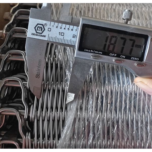 Food Bread Cooling Tunnel Line Mesh Chain Conveyor Belt For Bakery Cookie Biscuit