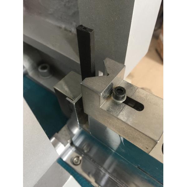 XJUD-5.5J Izod Pendulum Impact Testing Machine 3.5m/S Impact Speed LCD Display