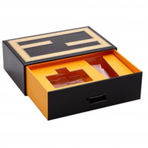 China Embossing Oem Luxury Cosmetics Packaging Box With The Soft Touch Finish on sale