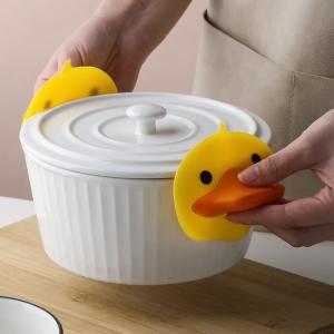 2pcs Silicone Oven Gloves 446F Heat Insulation Hot Plate Clip Cute Duck Pot Holders