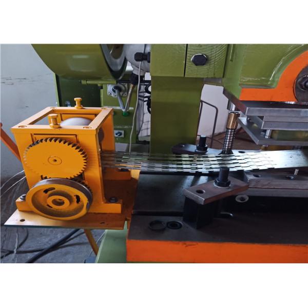 280m / H BTO - 18 Razor Blade Barbed Wire Making Machine