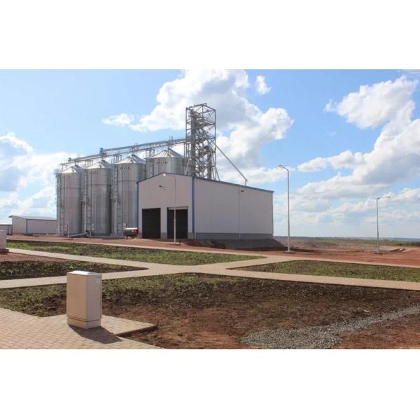 Prefabricated Steel Structure Workshop with Q355 Frame and Sandwich Panels