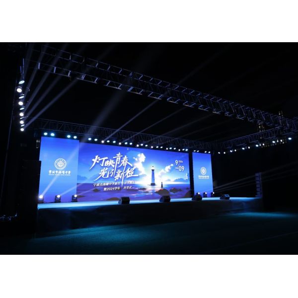 Definition GOB LED Display 1R1G1B Pixel Composition 1000 Bit Brightness 427186 Dots/sqm Pixel Density