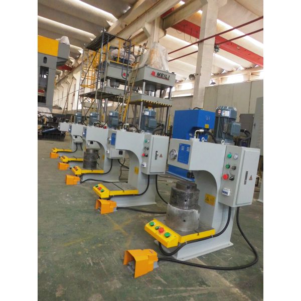 1.5KW Bench Hydraulic Press 1T Bench Shop Press 1KN C Type Hydraulic Table Press