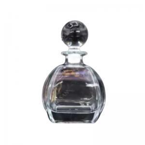China Refillable Glass Perfume Bottles Can Be Refillable With clear color 30ml 50ml and so on on sale