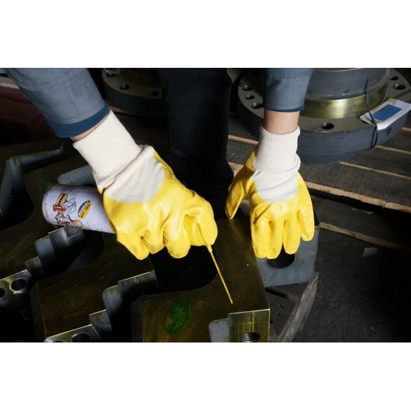 Nitrile Half Coating Interlock Liner Water Resistant Gloves