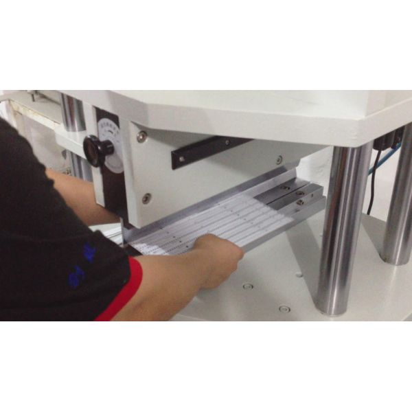 V-groove PCB Depanelizer , V-cut PCB Separator Machine Without Stress