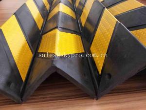 Quality High Visibility Parking Safety Warning Black and Yellow Alternation Rubber Corner Protectors for sale