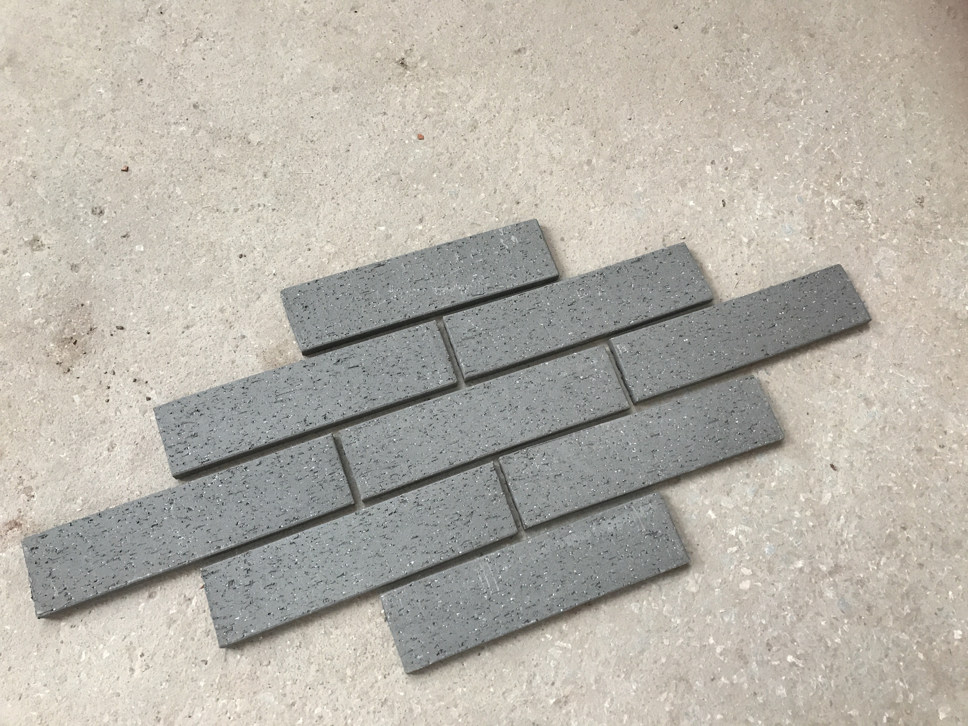 Quality M36443 Decorative Grey Split Face Brick Customized Size No Color Fade For Wall for sale