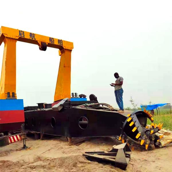 Diesel Enigne Hydraulic Dredger with Suction Pump and Anchor Rod