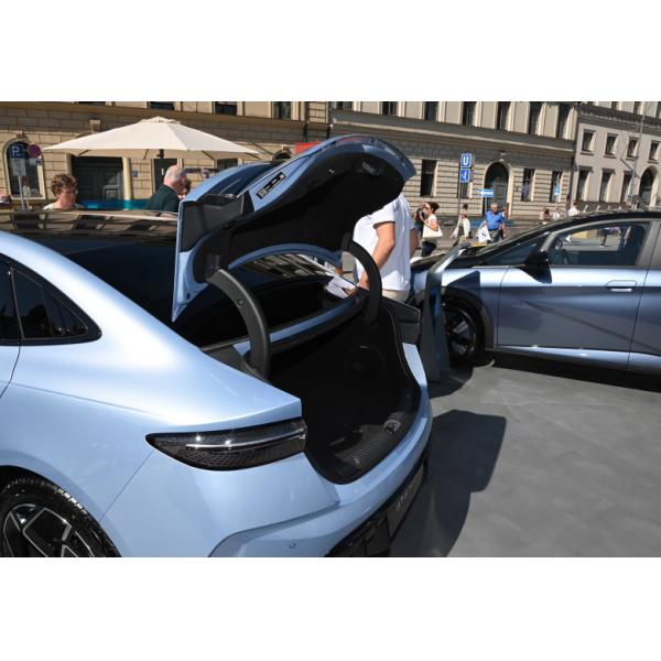 BYD Plug In Hybrid 5 Seater Sedan Vehicle Automobile Black White