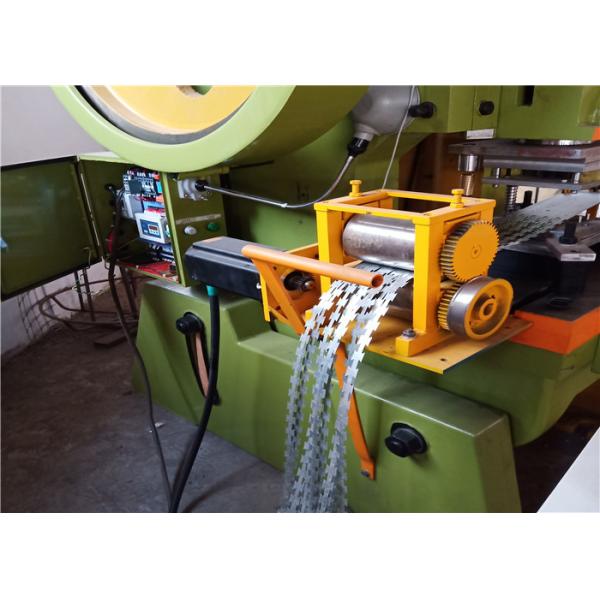 280m / H BTO - 18 Razor Blade Barbed Wire Making Machine