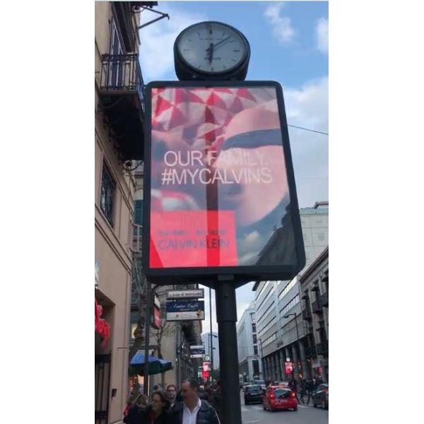 P5 Wireless Outdoor Pole LED Display Full Color Tube Chip Color Long Lifespan