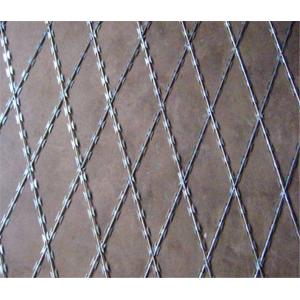 Quality Galvanized BTO-22 Welded Razor Wire Mesh with 75x150mm Aperture Mineral fences for sale