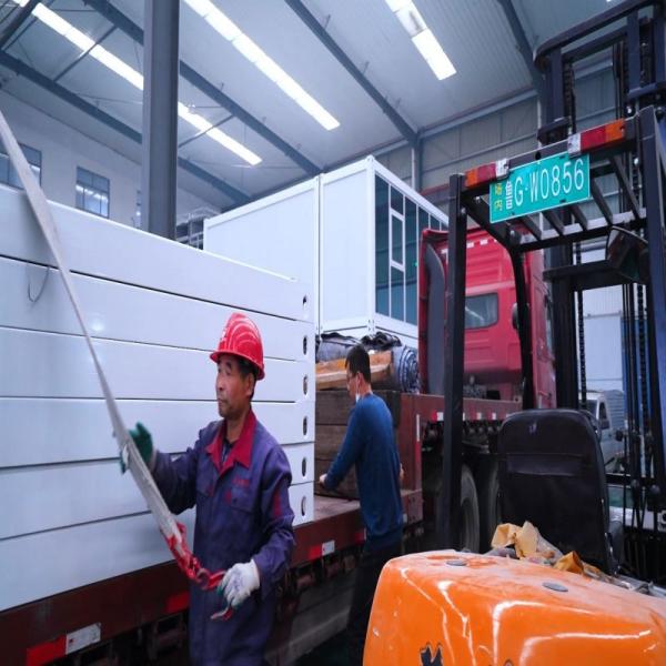 White or Customized Color Steel Prefabricated House Expandable Container Modular Home