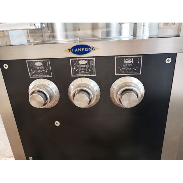10 KN D Tooling 8 10 Multi Station Rotary Pill Press Machine Maker