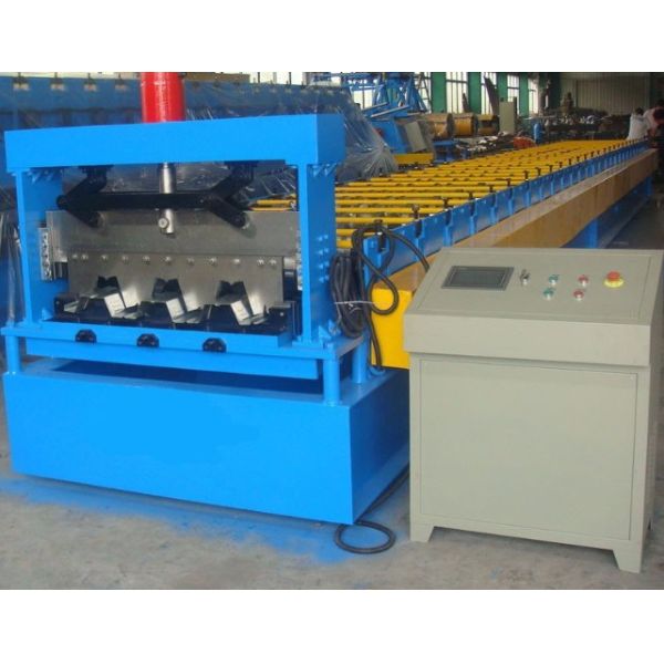 High Speed Floor Deck Roll Forming Machine No.45 Steel Coated With Chromed Treatment