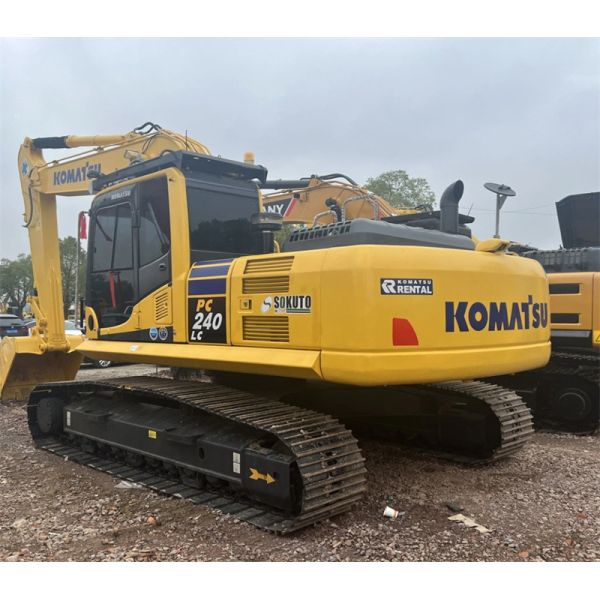 131KW Secondhand Crawler Excavator ODM Second Hand Diggers