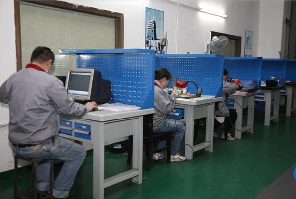 Custom Made Injection Mould Plastic Parts PC Mould For Household Battery Cover