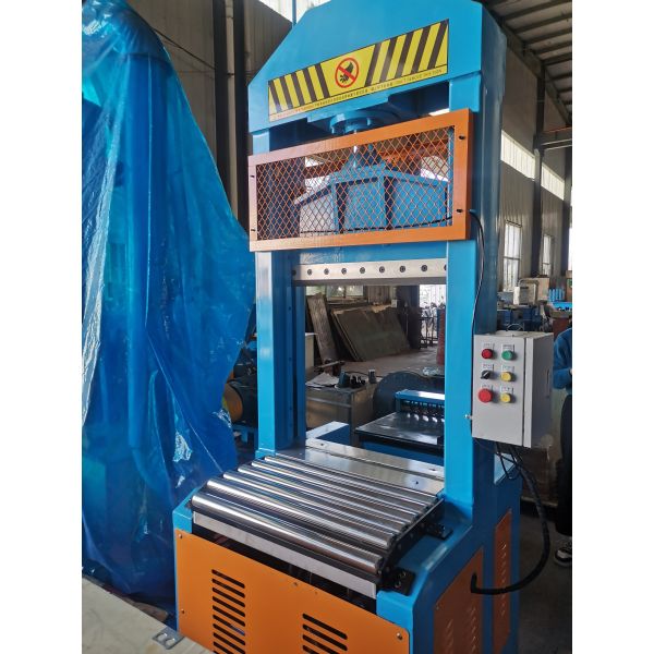 Rubber cutting machine components