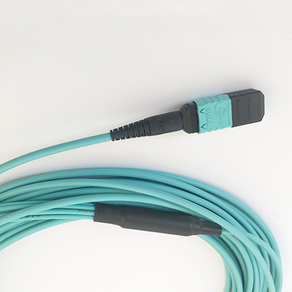 8F MPO To LC Duplex MPO Fanout Cable Multimode OM3 Fiber For Data Communication