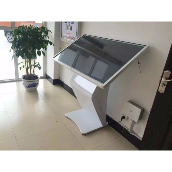 65 Inch Windows Os Lcd Wireless Digital Signage Kiosk Floor Standing 1920*1080P
