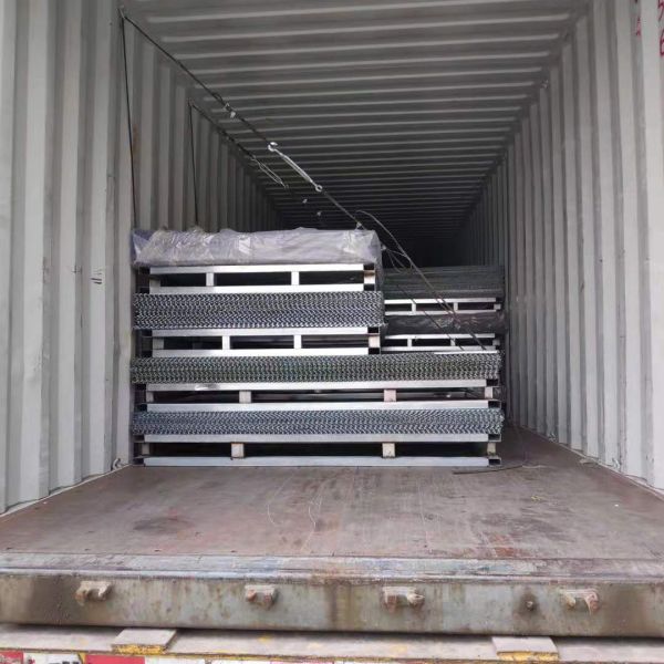 Fencing Raised Expanded Metal Diamond Mesh Carbon Steel 3.14lbs Grating Grid