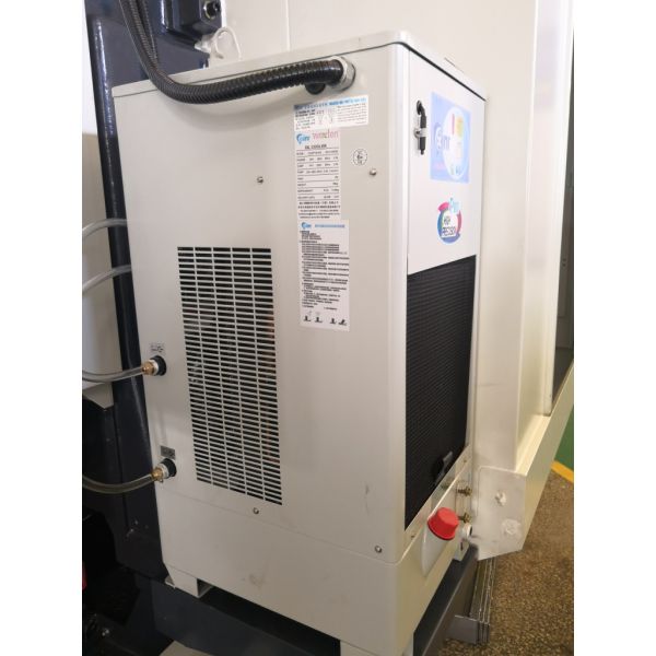 VTC-500 High Speed 3 Axis Small Size Vertical Metal CNC Drilling And Tapping Machine