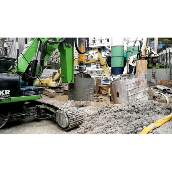 KR285C Diameter 2500 mm Depth 85 m Rotary Piling Rig Max. torque 285kN.m
